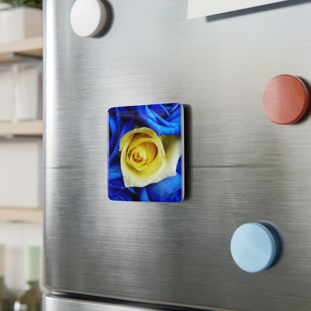 porcelain magnet, square “Blue-yellow roses”